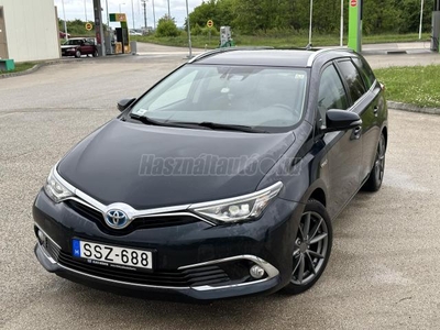 TOYOTA AURIS Touring Sports 1.8 HSD Executive Skyview TSS (Automata) Full extra! Full bőr! Állófűtés! Hybrid garancia!