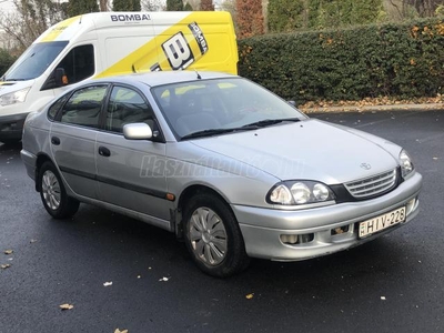 TOYOTA AVENSIS 1.6 Linea Terra