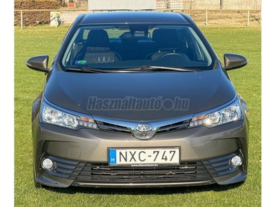 TOYOTA COROLLA Sedan 1.33 Active vezetett szervizkönyv. magyarországi forgalomba helyezés