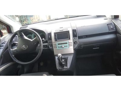 TOYOTA COROLLA VERSO 2.2 D-4D Linea Sol