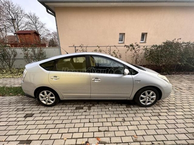 TOYOTA PRIUS 1.5 HSD IPA NAVI 2006 (Automata)