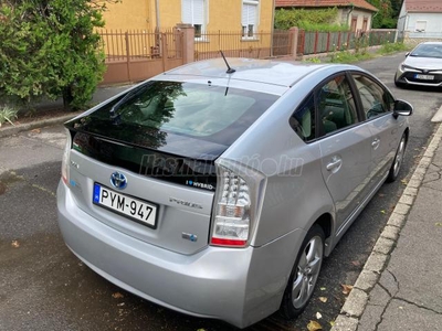 TOYOTA PRIUS 1.8 HSD Premium (Automata) Head up Display. Frissen szervizelt!