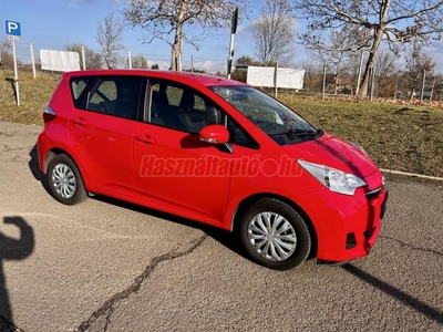 TOYOTA VERSO-S Verso S 1.33 VVT-i Club Start-Stop MEGKÍMÉLT ÁLLAPOT/ NAVI/ TOLATÓ KAMERA/ KÉT KULCS