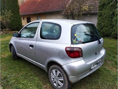 TOYOTA YARIS 1.0