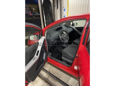 TOYOTA YARIS 1.0 Sol