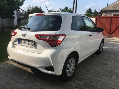 TOYOTA YARIS 1.0 VVT-i Start