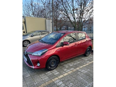 TOYOTA YARIS 1.5 HSD Style SensoSmart Safety e-CVT