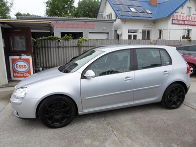 VOLKSWAGEN GOLF 2.0 FSI Sportline