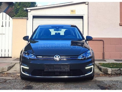 VOLKSWAGEN GOLF e-Golf LED/ KAMERA / ACC TÁVTARTÓ TEMPOMAT/CCS/ FRISS SZERVÍZ