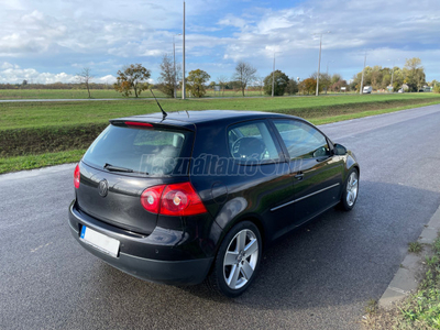 VOLKSWAGEN GOLF V 1.9 PD TDI Trendline