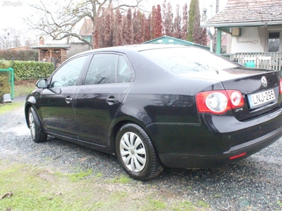 VW Jetta 1,4 TSI, 123LE,Trendline family felszereltségű gtk.eladó