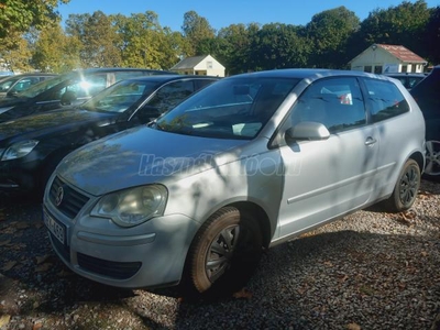 VOLKSWAGEN POLO 1.2 60 Trendline Klima.végig vezetett szervizkönyv