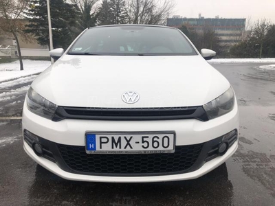 VOLKSWAGEN SCIROCCO 1.4 TSI nagy tető félbőr 18 coll