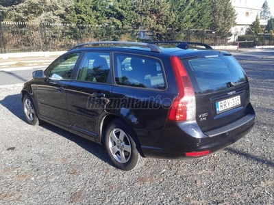 VOLVO V50 1.6 D Momentum