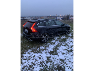 VOLVO V60 2.0 D [D3] R-Design