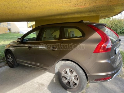 VOLVO XC60 2.4 D [D4] Momentum