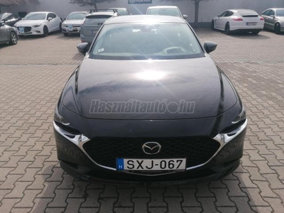 MAZDA 3 2.0 Skyactiv Plus Magyarországi végig vezetett szervizkönyves