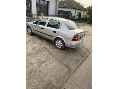 OPEL ASTRA 1.4 16V Club