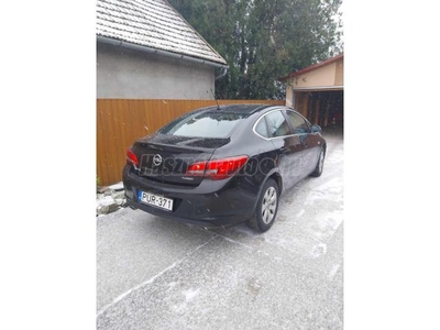 OPEL ASTRA J Astra Notchback 1.4 turbo