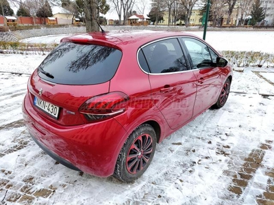 PEUGEOT 208 1.2 PureTech Allure