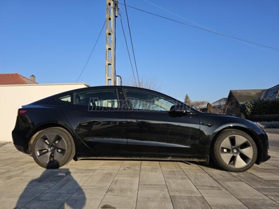 TESLA MODEL 3 RWD (Automata) Azonnal elvihető.Téli+Nyári szett.60kWh LFP Akku.Ryzen.Gyári Garancia