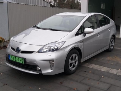 TOYOTA PRIUS PLUG-IN