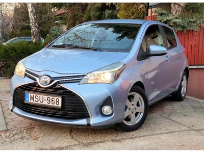 TOYOTA YARIS 1.5 HSD Executive (Automata) MAGYARORSZÁGI!! AKÁR 3 ÉV GARANCIÁVAL!! TÉLI-NYÁRI ALUKEREKEKKEL!!!!