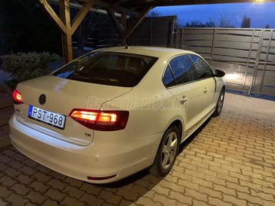 VOLKSWAGEN JETTA VI 1.4 TSI BMT Comfortline DSG