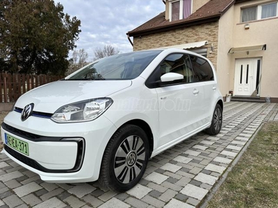 VOLKSWAGEN UP e-Up! Magyarországi.Facelift.Szervízkönyv