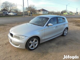 BMW 118i Szervizkönyves