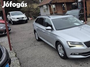 Skoda Superb Combi 2.0 TDi SCR Style 156500 Km....