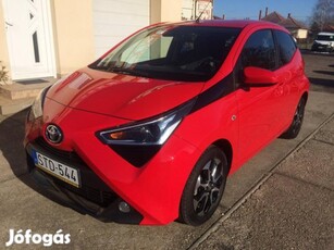 Toyota Aygo 1.0 x-play + style + cool&safe + co...