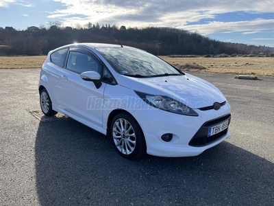 FORD FIESTA 1.4 TDCi Titanium