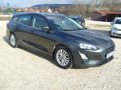 FORD FOCUS 1.5 EcoBlue Titanium SZERVIZKÖNYV. NAVI. TOLATÓKAMERA. PARK.RADAR. TÁBLAFELISMERŐ. KORMÁNYFŰTÉS