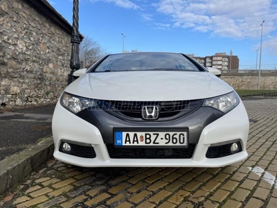 HONDA CIVIC 1.6 i-DTEC Elegance Friss műszaki! Vonóhorog!