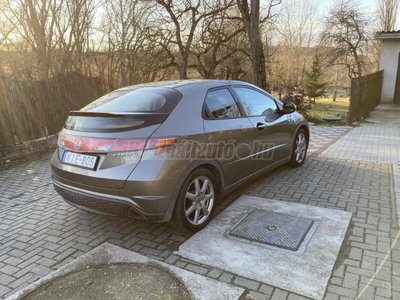 HONDA CIVIC 1.8 Sport