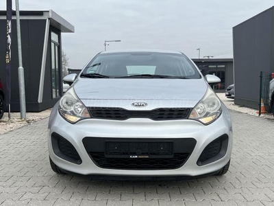 KIA RIO 1.4 CVVT EX Bluetooth/ Tolatóradar/ Téli+nyári kerékgarnitúra