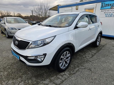 KIA SPORTAGE 1.7 CRDi LX Navi NAVIGÁCIÓ.4xÜLÉSFŰTÉS.KAMERA.GYÖNGYHÁZFEHÉR!