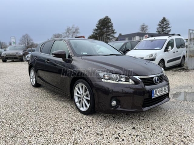 LEXUS CT 200h Executive (Automata) DIGIT KLÍMA. ÜLÉS FŰTÉS. TOLATÓKAMERA. VÉGIG VEZETETT SZERVÍZKÖNYV