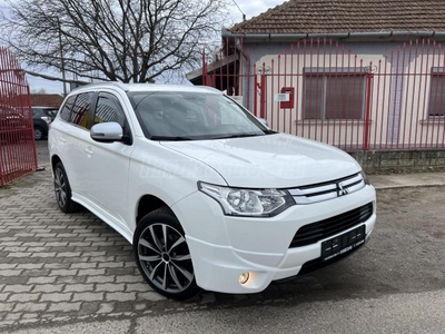 MITSUBISHI OUTLANDER 2.0 MIVEC Invite MÁRKASZERVIZBEN VEZETETT SZERVIZKÖNYV! NAVI-KAMERA-ÜLÉSFŰTÉS