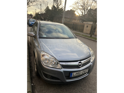 OPEL ASTRA H Sedan 1.6 Essentia