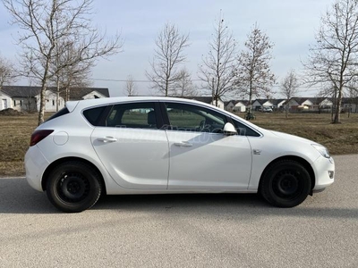 OPEL ASTRA J 1.4 T Sport