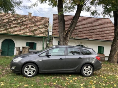 OPEL ASTRA J 1.6 Enjoy Áron alul ! Gyári fényezés . törésmentes + friss vizsga 2 évig + tolatóradar