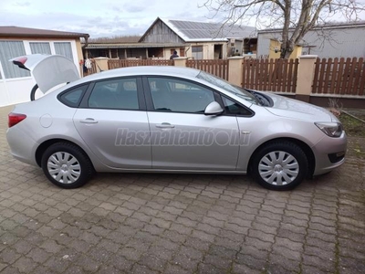 OPEL ASTRA J Sedan 1.6 Enjoy EURO6