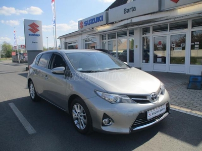 TOYOTA AURIS 1.6 Lounge