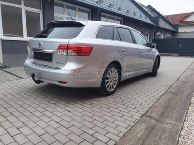 TOYOTA AVENSIS Wagon 1.8 Business NAVI!ÜLÉSFŰTÉS!VONÓHOROG!