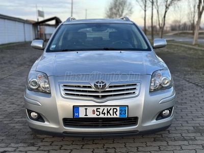 TOYOTA AVENSIS Wagon 2.0 D Sol Technic Vezetett Szervizkönyv - Navigáció - Vonóhorog