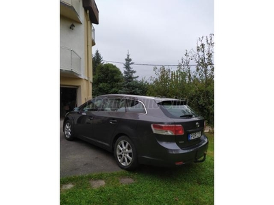 TOYOTA AVENSIS Wagon 2.2 D-4D Premium