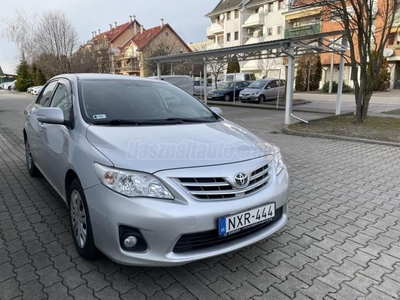 TOYOTA COROLLA Sedan 1.6 Sol VSC Magyarországi. vezetett szervizkönyv. magas felszereltség