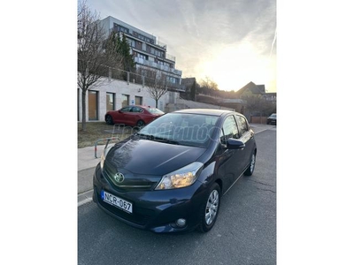 TOYOTA YARIS 1.33 Active+Design 70.000 KM. Tolatókamera. Kíma. Friss szerviz